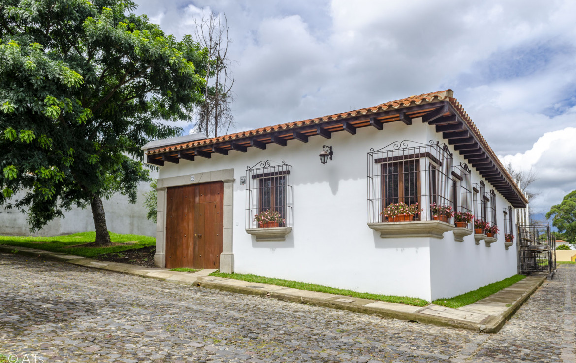 Casa Emiliana Lote 32 In Antigua Guatemala Houses For Sale In Antigua